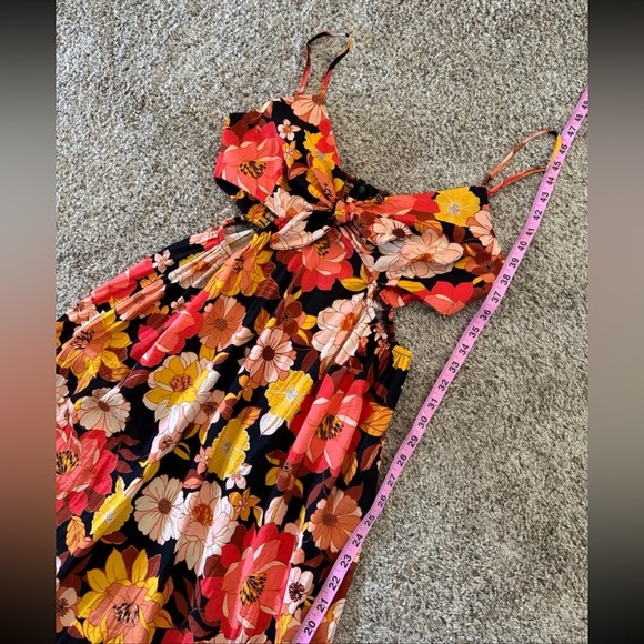 Dress Forum Los Angeles Floral Tiered Cut Out Midi/Maxi Dress 
size Large - Picture 12 of 12